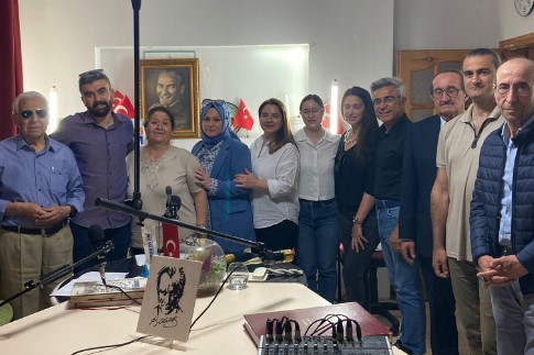 Ömer Kavak ve Avanos Belediyesi Türk Halk Müziği Koro Şefi Duran Kömüşdoğan ve ekibi ile programı